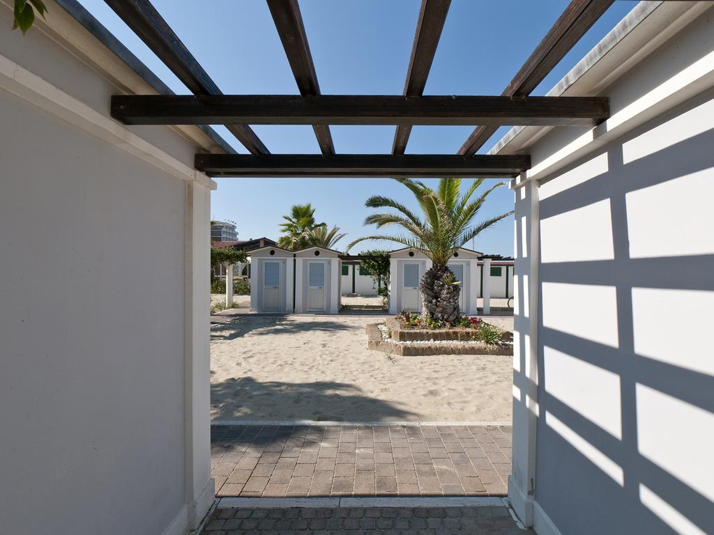 Hotel Eden Alba Adriatica Luaran gambar