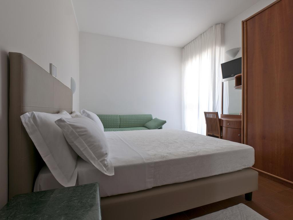 Hotel Eden Alba Adriatica Bilik gambar
